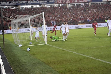 La prensa costarricense no perdona a su selección de fútbol