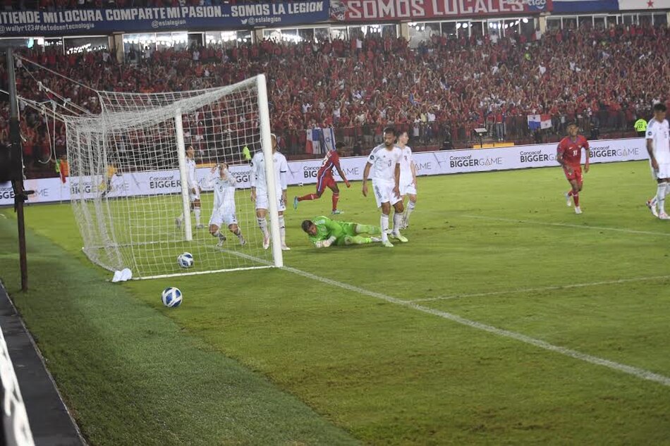 La prensa costarricense no perdona a su selección de fútbol