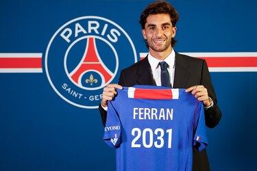 Ferran Torres ficha por cinco temporadas por el PSG, donde lucirá el dorsal 9