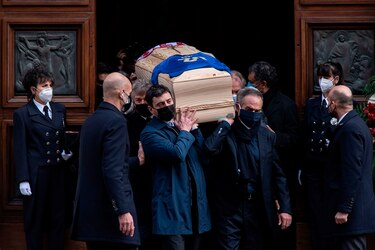 Roban en casa de Paolo Rossi durante su funeral