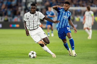 El panameño César Blackman debuta con el Slovan Bratislava en la Liga de Campeones