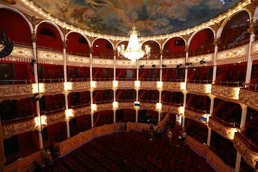 Micultura paga deuda por trabajos en el Teatro Nacional
