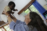 Entrevista a Terrie Taylor, una científica que se acerca a descifrar el enigma de la malaria