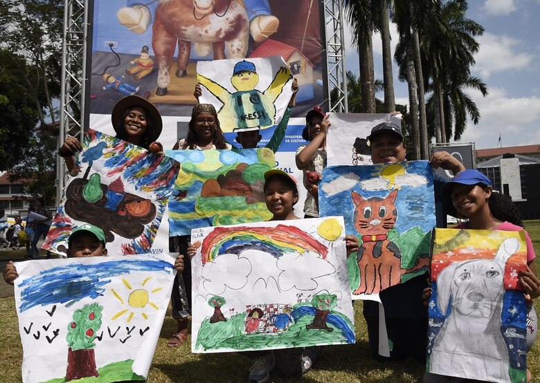Unos 5 mil niños rinden homenaje a Botero en mega taller de pintura de la Fundación Olga Sinclair