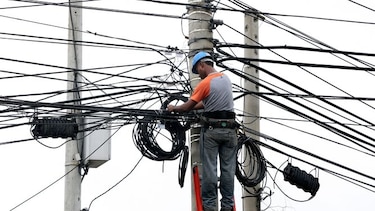 En tres meses se inicia la remoción de cables en el área bancaria