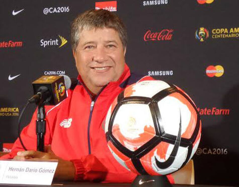 Bolillo saldrá ante Bolivia con Blas Pérez y Gabriel Torres en la delantera