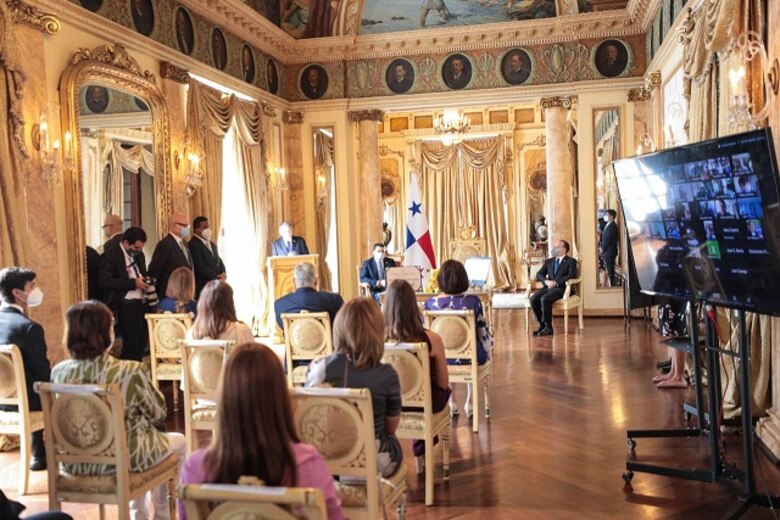 Gobierno otorga al empresario ‘Bobby’ Tzanetatos la orden Manuel Amador Guerrero en el grado de Gran Cruz