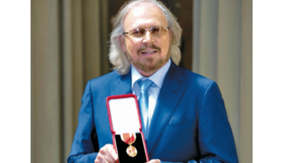 El último sobreviviente de los Bee Gees pasa a ser Sir