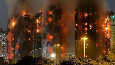 Por qué fue tan devastador y otras 5 preguntas sobre el incendio en las torres de viviendas de Hong Kong que dejó al menos 83 muertos