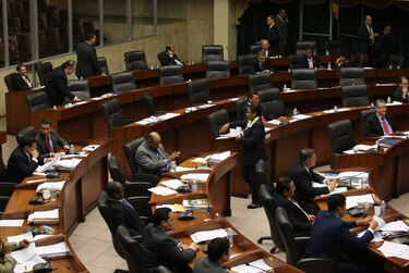 Miembros del Legislativo se aferran a prerrogativas