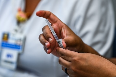 Un estado de Estados Unidos ofrece ‘porros por vacunas’ para seducir a algunos reacios