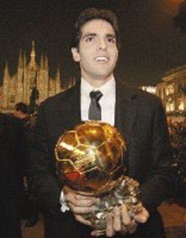 Kaká gana el Balón de Oro; supera a Cristiano Ronaldo