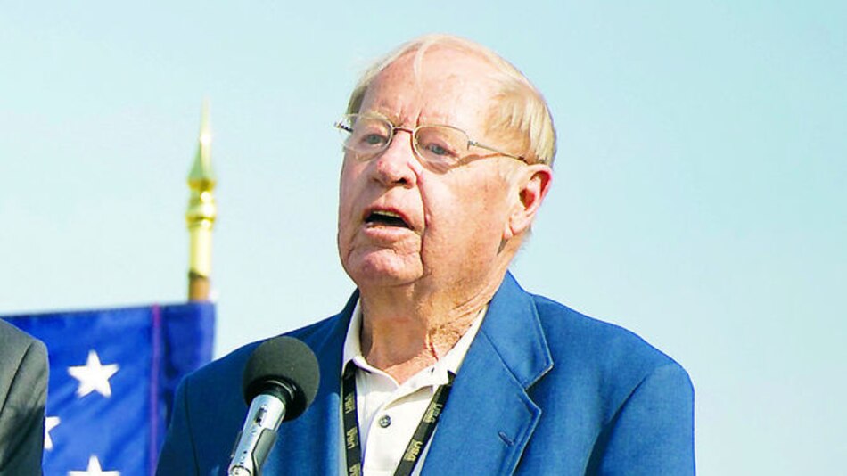 Muere Jack King, la voz de la cuenta regresiva del Apollo 11