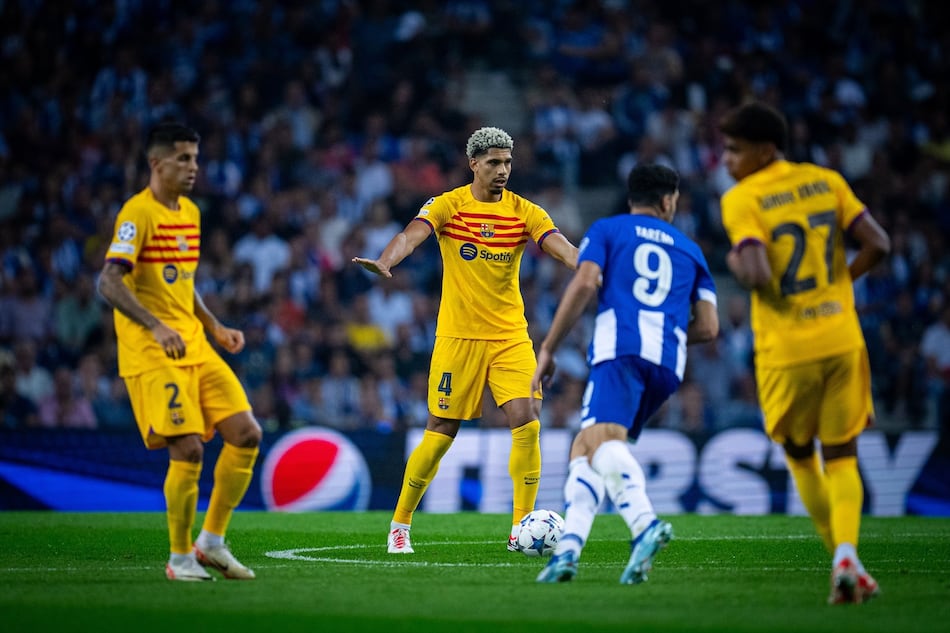 El Barça sale de Oporto con tres puntos