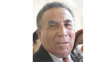 ‘Carlos Santana no puede renunciar a ser investigado como diputado’
