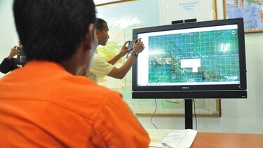 Encuentran los restos del avión indonesio desaparecido en Papúa