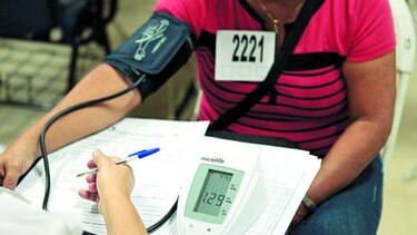 Panameños acuden al llamado del megacenso de salud