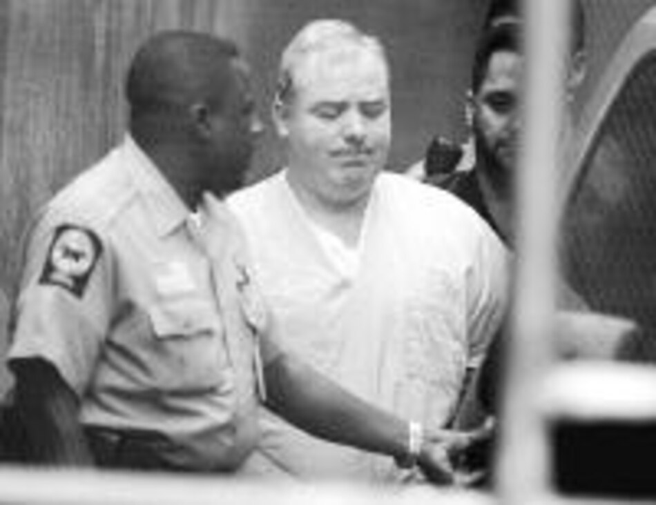 Condenan a pariente de los Kennedy por crimen