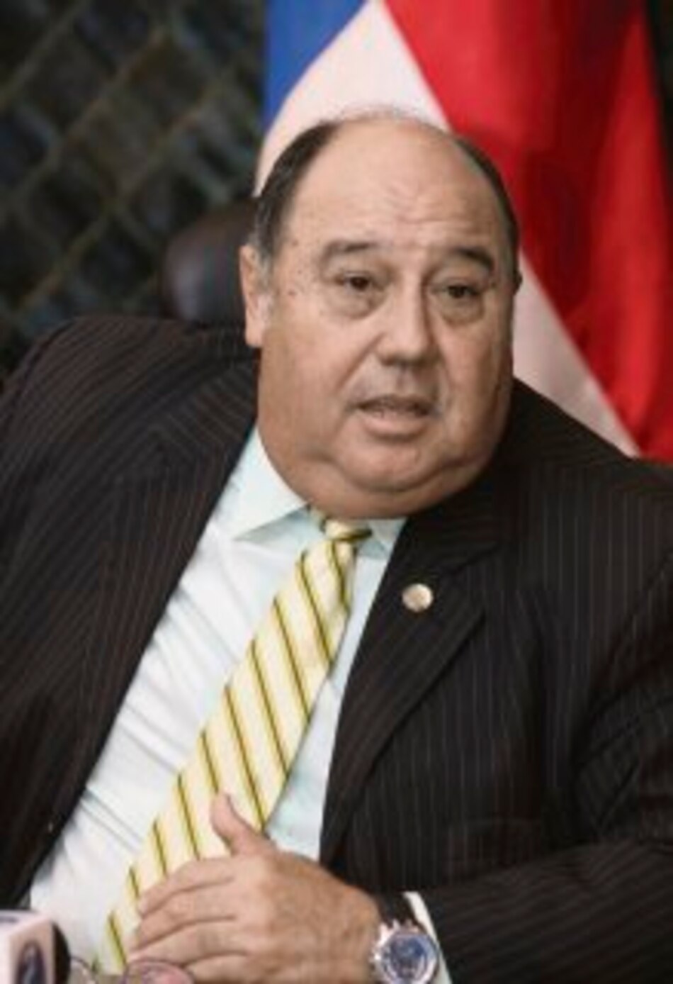 Diputado Afú arremete contra periodista