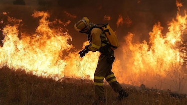(Actualizada: 18)"Es el peor incendio de la historia de Madrid": los fuegos sin control que han obligado a evacuar a decenas de miles de personas en el centro de España