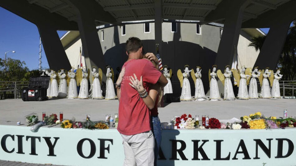 FBI admite fallas en investigar denuncia sobre tirador de Florida