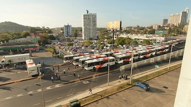 Operadores del Metro Bus cierran las vías Transístmica y Tumba Muerto; decretan paro de labores