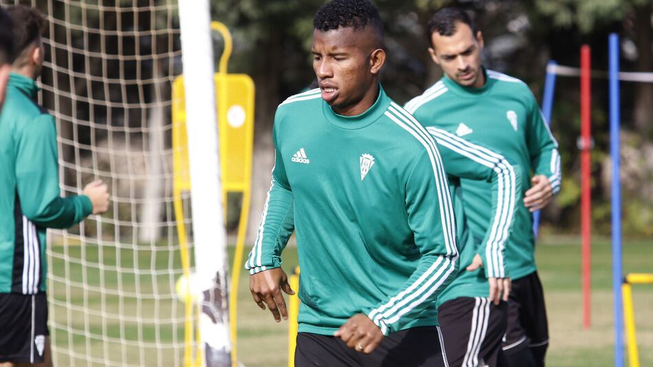 Fidel Escobar, baja por dos semanas más por lesión