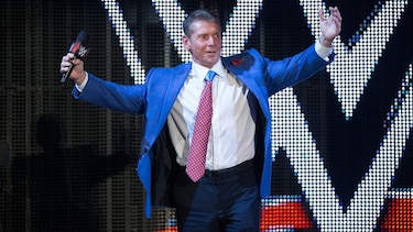 Renuncia Vince McMahon, presidente de la WWE, en medio de investigación por sobornos