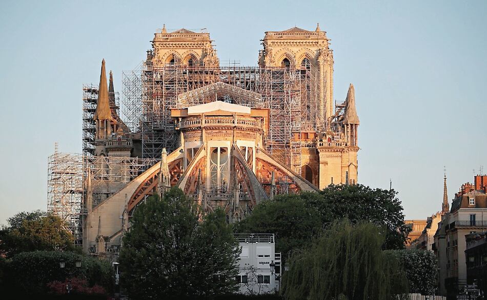 Notre Dame se reconstruirá de manera idéntica
