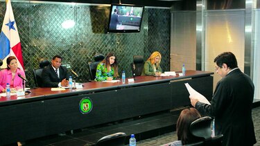 Fiscal pone en duda bienes de Víctor Benavides