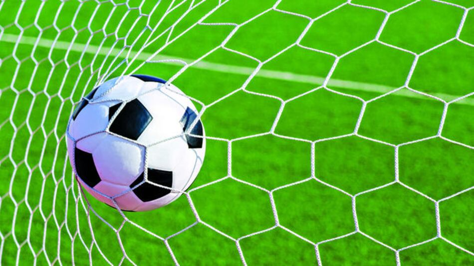 Goles, pasión y tributos