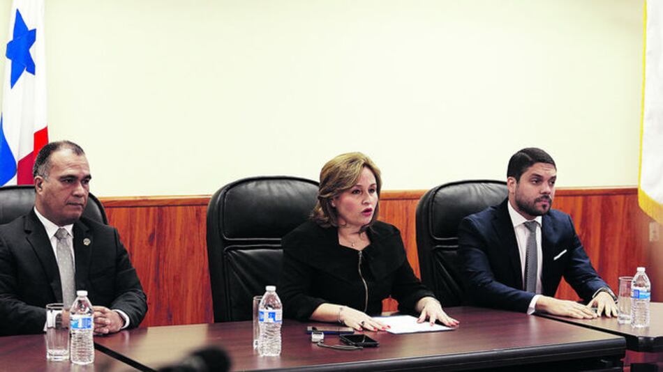 Kenia Porcell: ‘Devuelvan el dinero público’