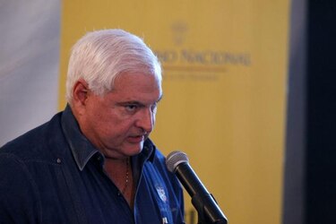 Presidente pide revisar contrato de Revisalud
