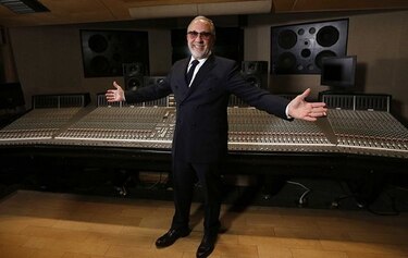 Emilio Estefan: Músicos latinos 'tenemos el mundo entero'