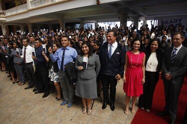 Capacitados en inglés, fuera del sistema