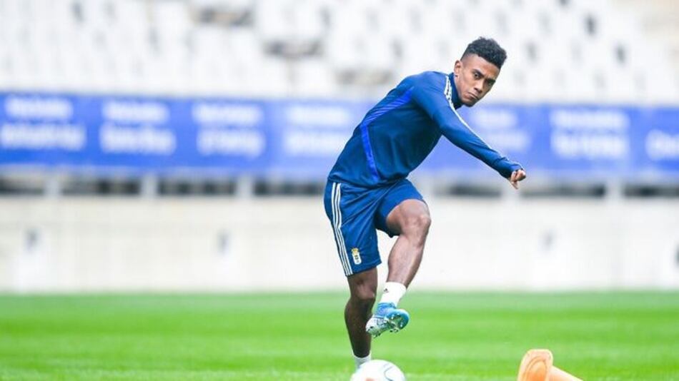 El panameño Edgar Bárcenas se reporta con el Real Oviedo