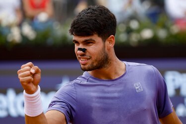 Carlos Alcaraz, contra Lorenzo Musettien semifinales de Roma