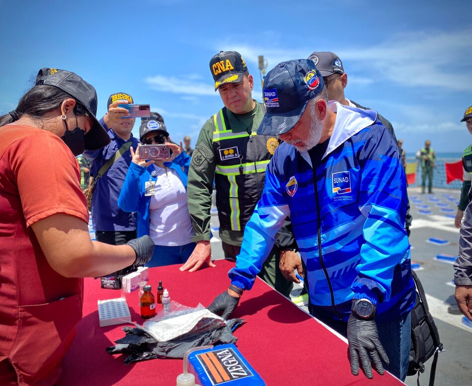 Venezuela y Francia incautan 2,400 kilos de cocaína y detienen a 10 personas en Martinica