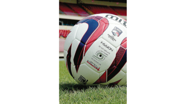 Jugadores y entrenadores reciben ayuda de 100 dólares
