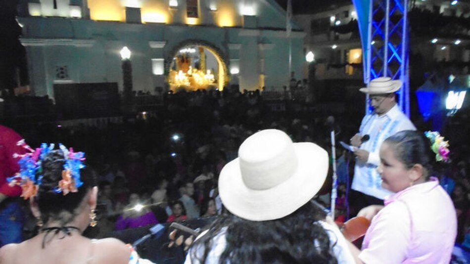 Ofrecen serenata a Santa Librada