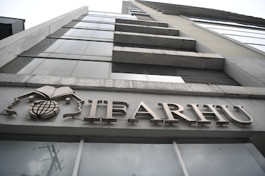 Auditoría en el Ifarhu revela que 90% de las resoluciones de becas no estaban firmadas