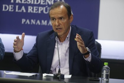 Panamá pide explicaciones a Venezuela por impedir el despegue del avión que transportaba a observadores de las elecciones