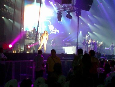 Panameños reciben a JLo con una ovación de pie