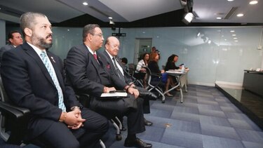 Con 13 aspirantes se inician entrevistas para defensor del Pueblo