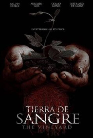 Aislinn Derbez aplaude estreno del filme Tierra de sangre