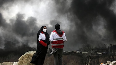 Qué es la ‘lluvia negra’, la otra amenaza que sufre Teherán por los ataques de Estados Unidos e Israel