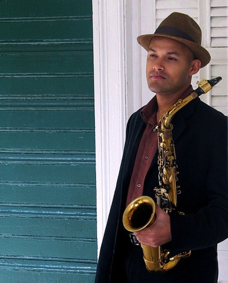 Entrevista al saxofonista Miguel Zenón, un puertorriqueño que usa el 'jazz' como vehículo de identidad
