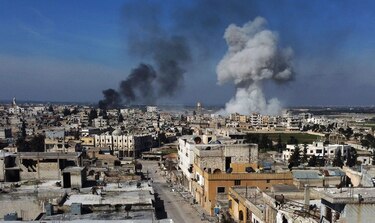 Los rebeldes contraatacan en Siria, pero el régimen avanza