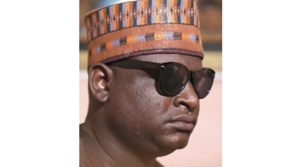 Makaho, el cantante ciego que pasó de la calle a la fama