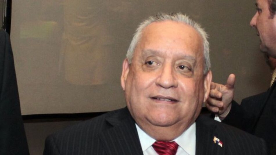 Diputados admiten denuncia contra el magistrado Víctor Benavides